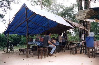 Loïc et son père au "bar"